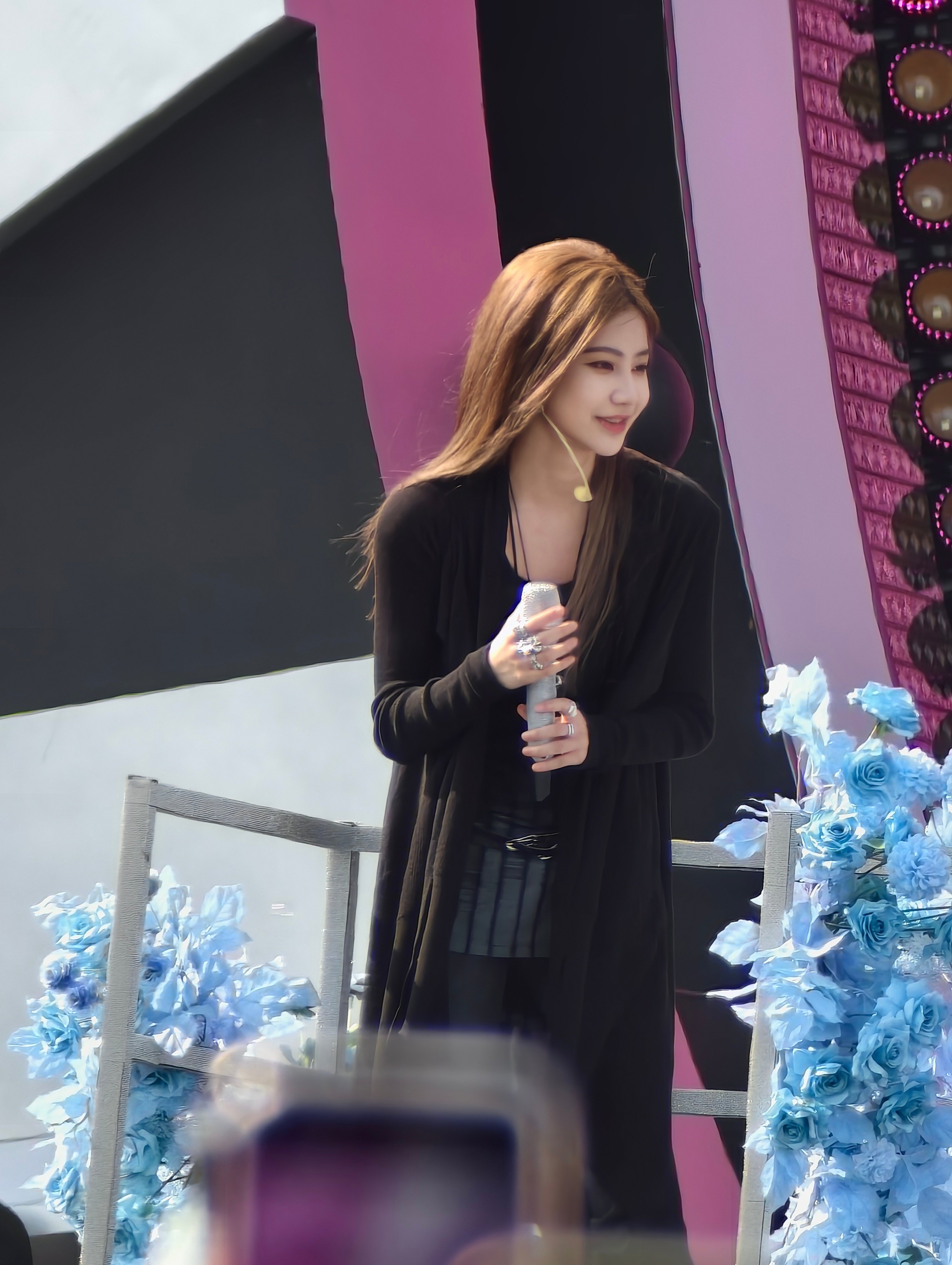 袁一琦 张子墨的兵来了 分享一下今天拍的一琦 无水印版拿图吱声即可 第二组 