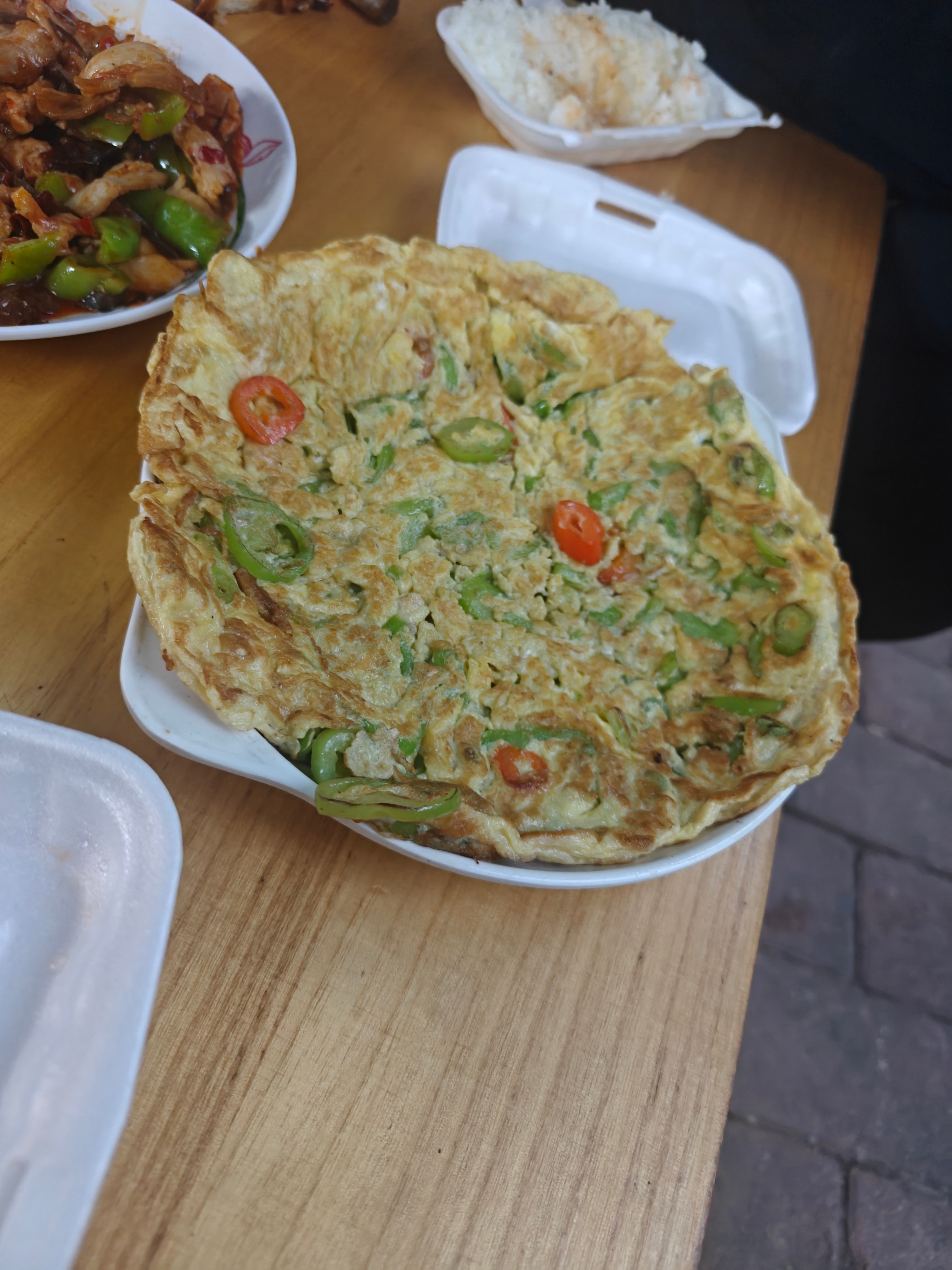 每日一餐分享 感受下我们这的物价，4个菜，3肉一素，消费不过百