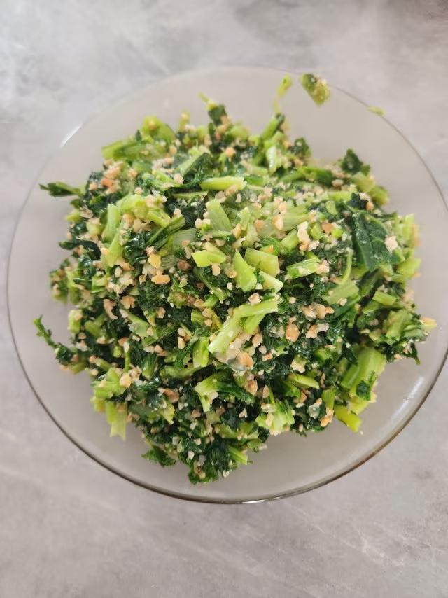 请友友看看我做的“苔菜豆腐”与你做的有什么不同？
春天多吃青菜，主要是应顺了季节