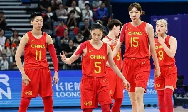 不出意外！硕果仅存的中国女篮，应该是第一个能拿到直通巴黎奥运会门票的球队。
中国