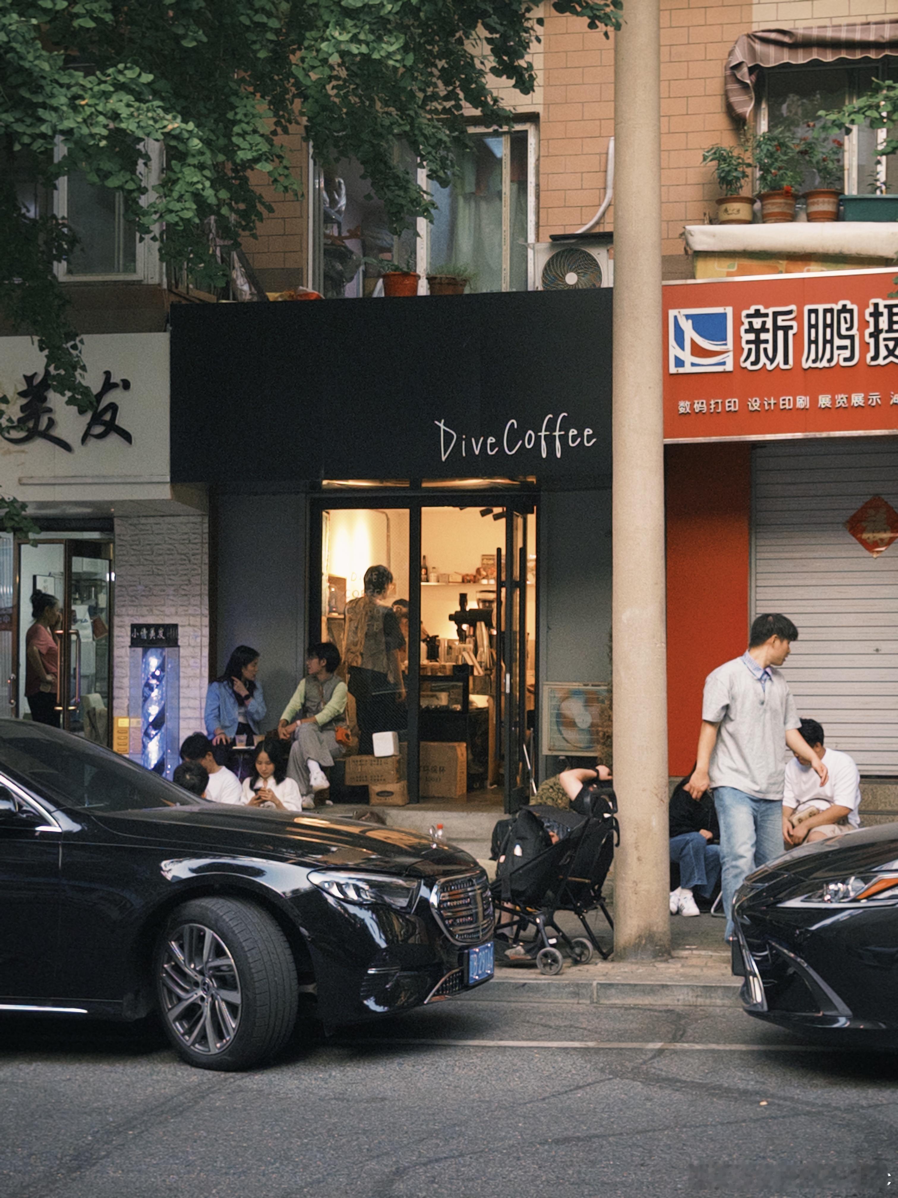 📸瓜哥不愿意再出门，意外收获一下午solowalk。从酒店出发，步行穿过中山广
