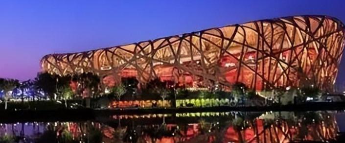 北京最繁华的区是‌朝阳区‌，这主要体现在其经济总量、商业活力、国际化程度和夜间经