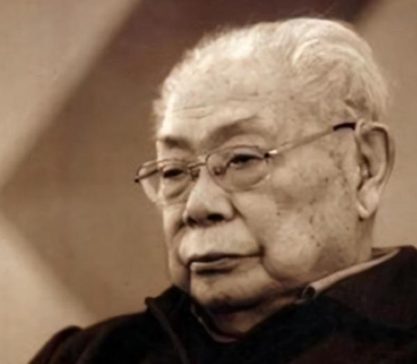 1949年，蒲华辅被捕叛变，他供出了马识途。马识途赶紧撤退，他化装成商人去车站，