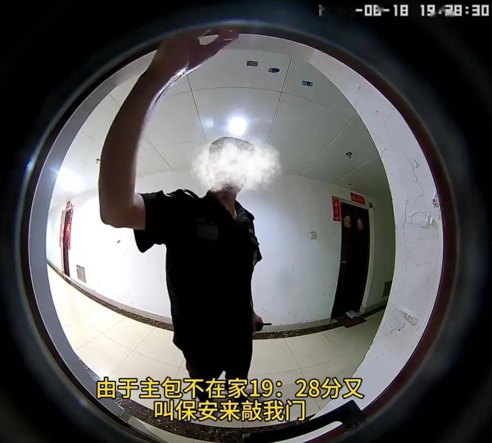 强人所难？湖南长沙，一独居女子晚上在自己家里开了盏台灯，对面楼的邻居却不乐意了，