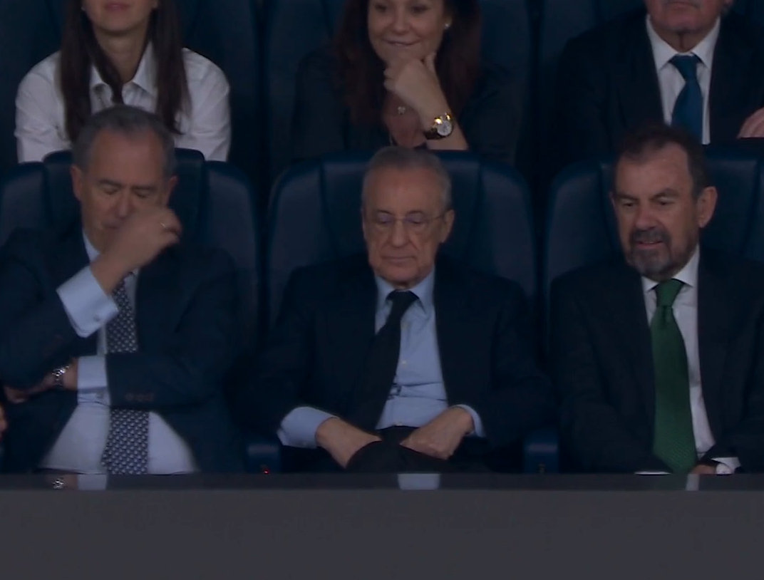 看台上的弗洛伦蒂诺 