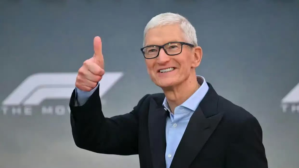 库克感谢中国国补政策下个月iPhone 17系列就要来了，要是也能吃上国补，那才