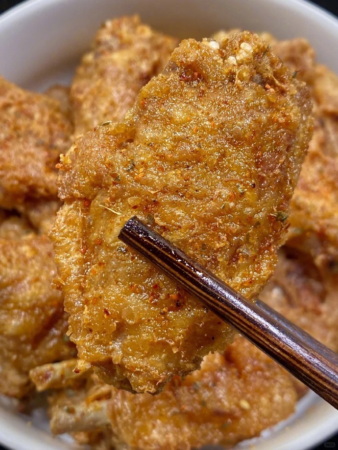 椒盐鸡翅！安利给爱吃肉的姐妹，快快动手尝试吧 ​​​