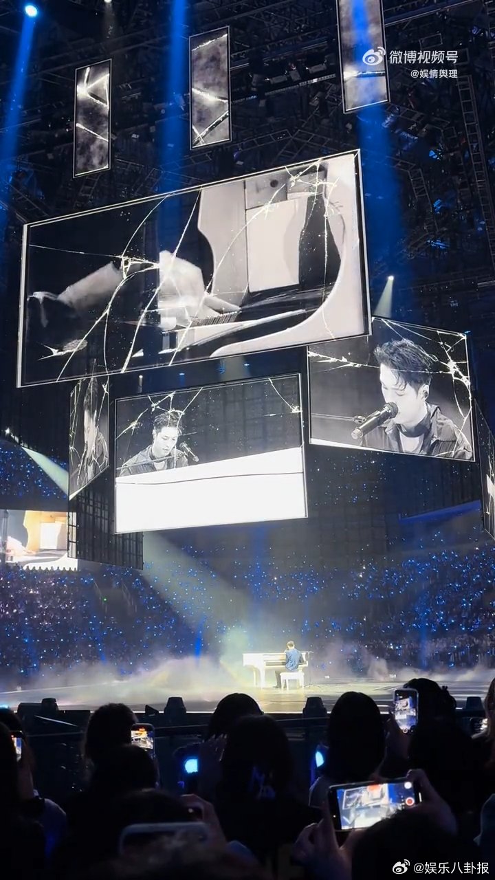 家人们，张艺兴郑州演唱会的《Baby Don't cry》，完美诠释了什么叫青春