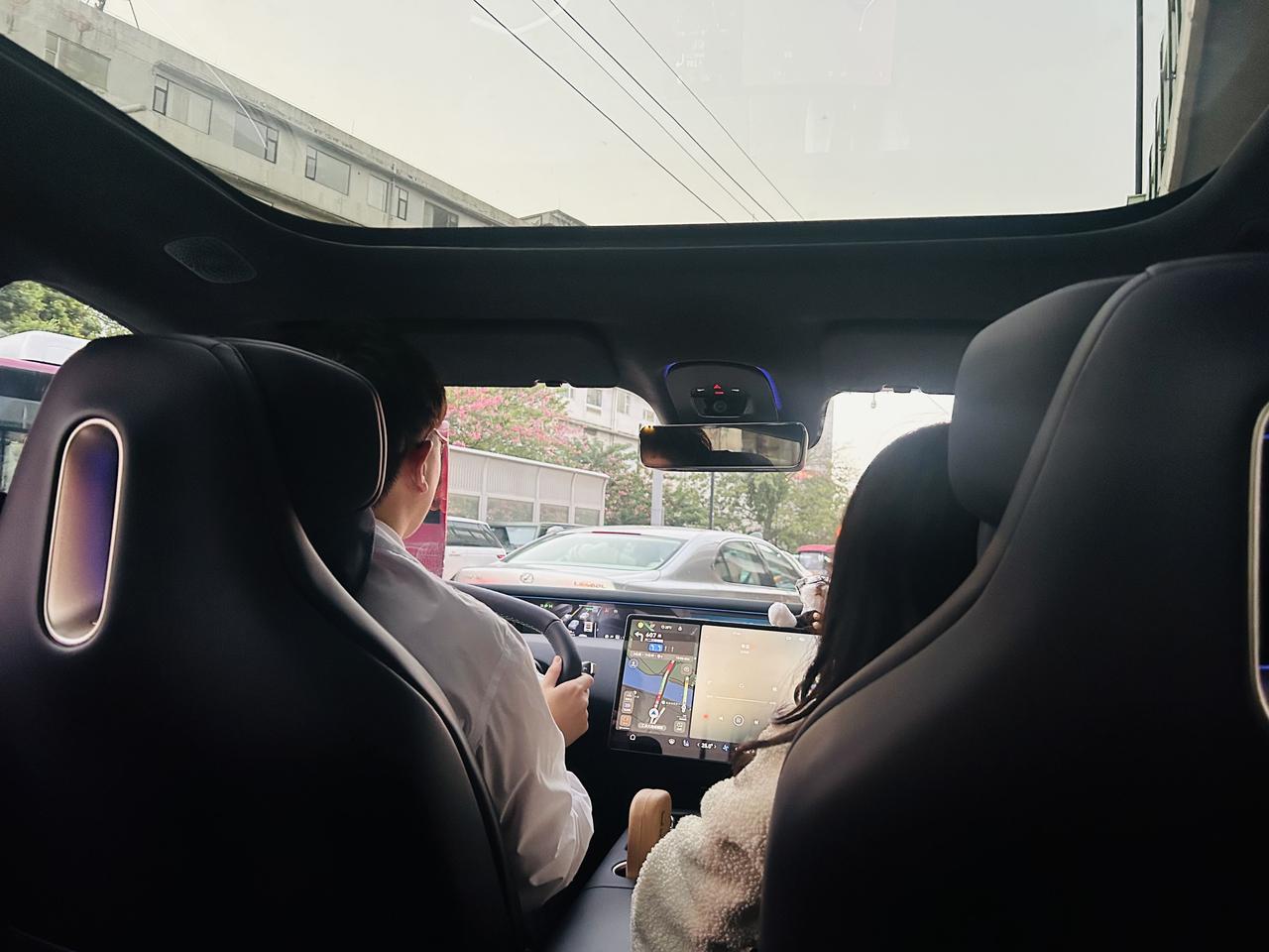 南方人真的很有边界感，一般打车，刚打开车门就跟司机报手机尾号，下车前说谢谢，全程