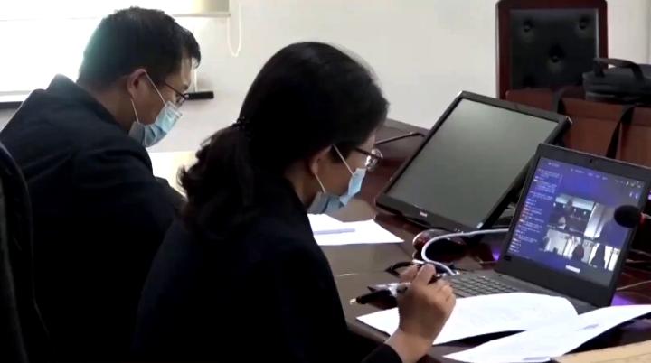 天降横财却惹上牢狱之灾，夫妻俩收到203万拆迁款后，竟被控诈骗，被羁押了整整70