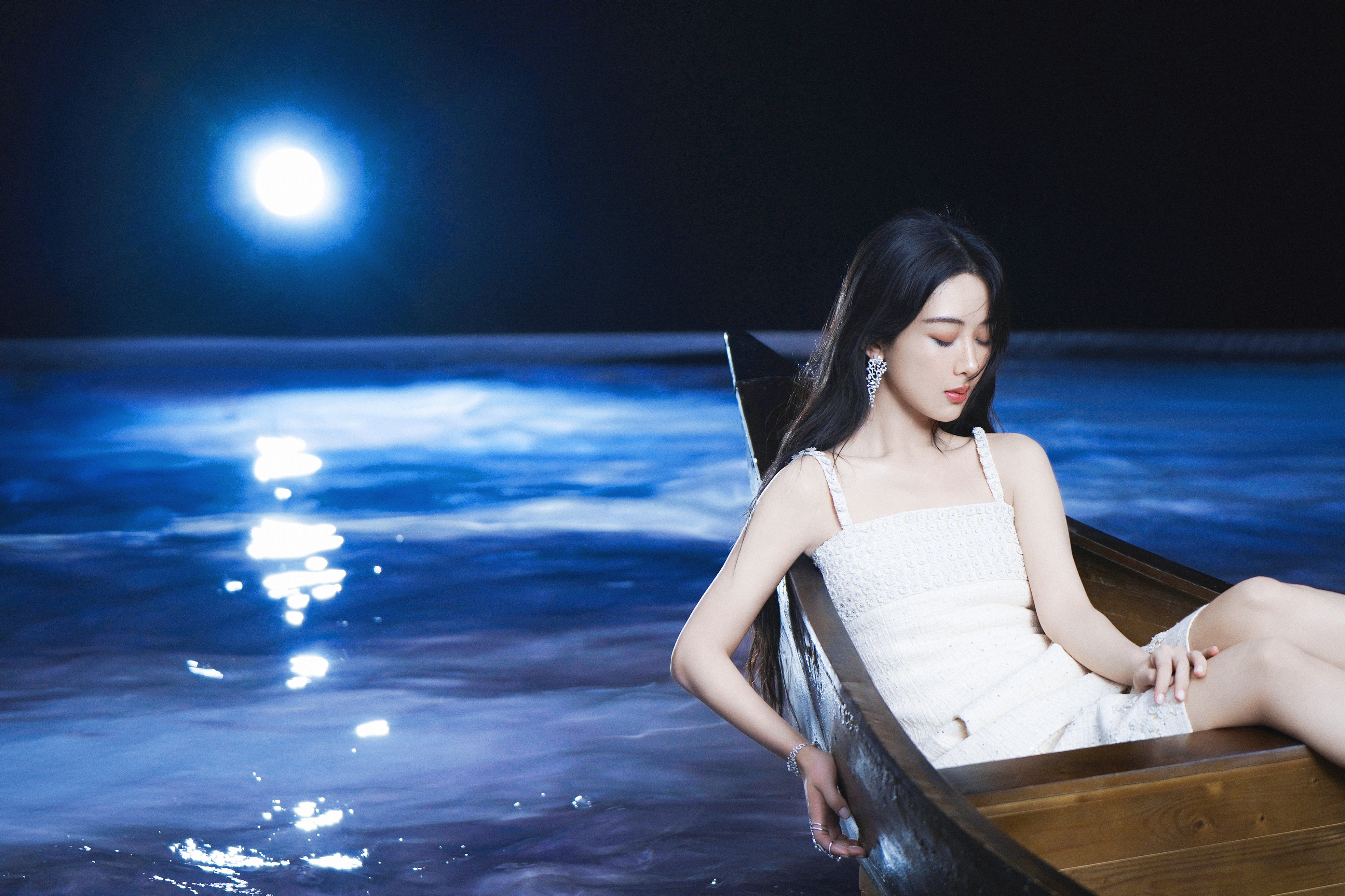 #杨紫的眼妆是一片星辰大海#好喜欢啊，自信惬意，气质淡雅而坚定。#杨紫# ​​​