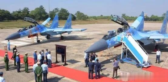俄罗斯又有2架SU-30SME战机于12月15日正式交付给缅甸军方，将有力增强缅