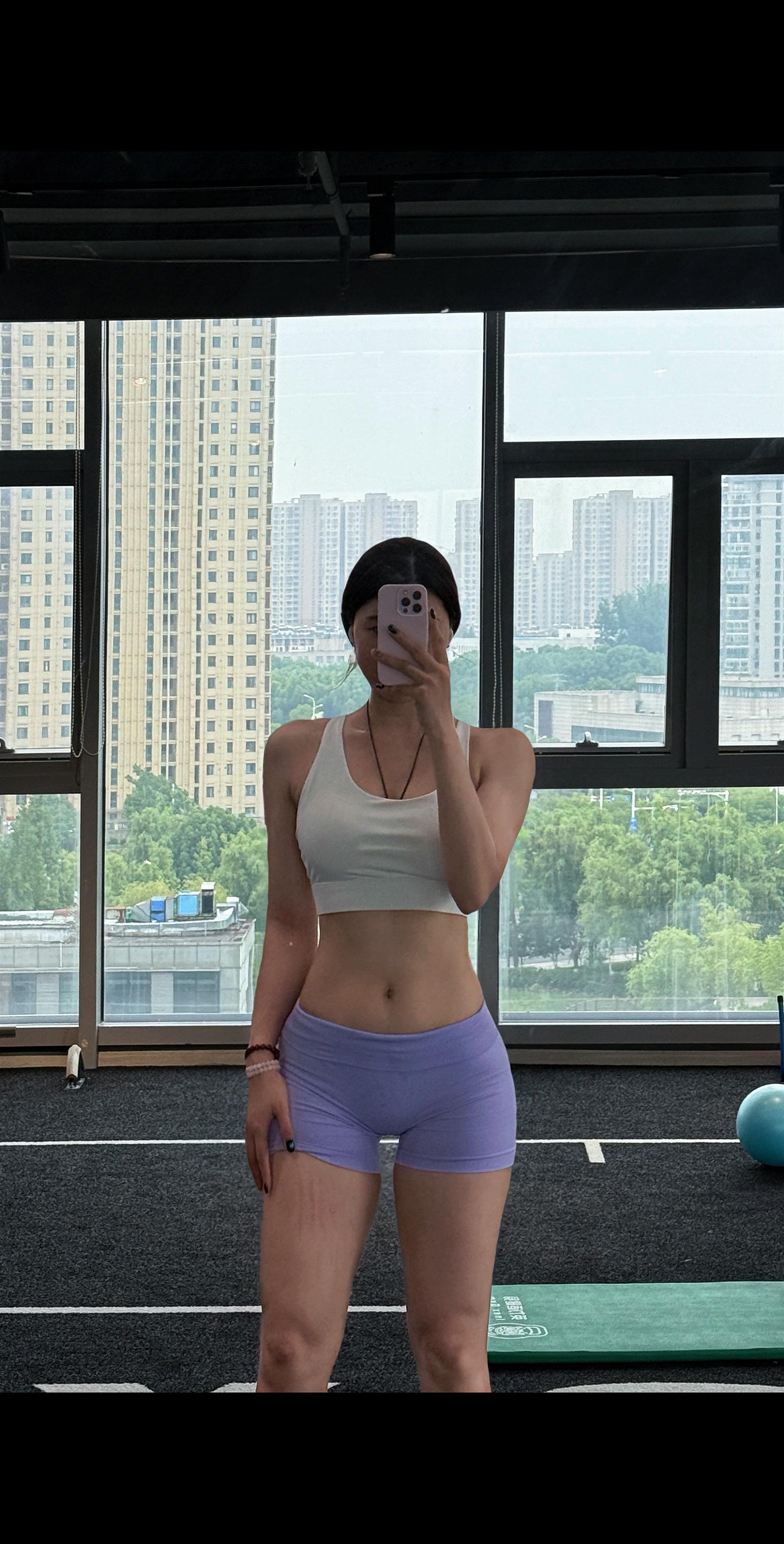 不被社会的惯性所束缚 努力做自己 努力做自己不是让自己找一个不做改变的...
