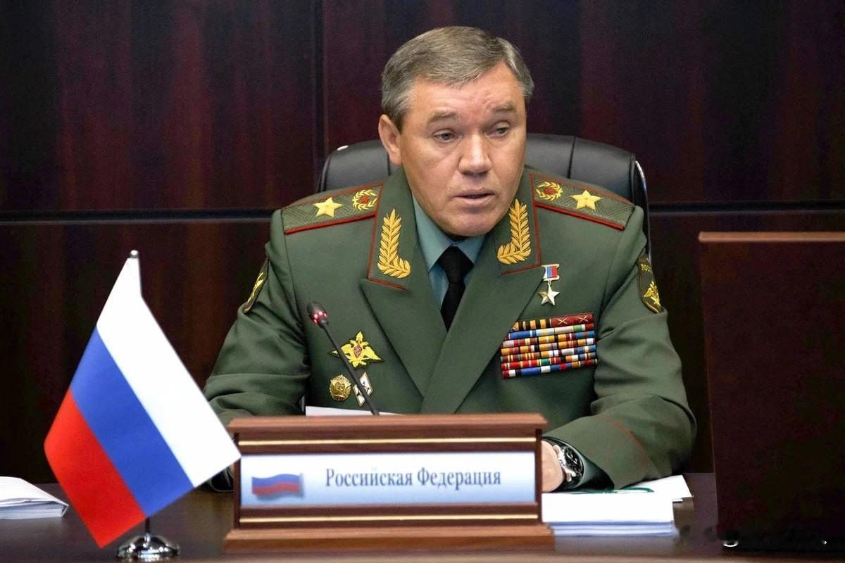 俄罗斯武装部队总参谋长格拉西莫夫在向外国武官举行的简报会上发表称，俄罗斯武装部队