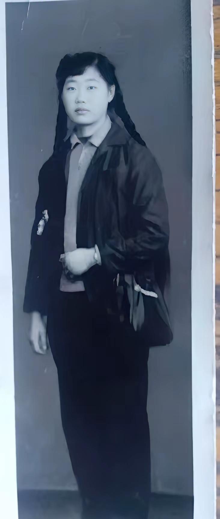 婆母于2025年12月19日清晨六时与世长辞，享年91岁。
 
她于1936年5