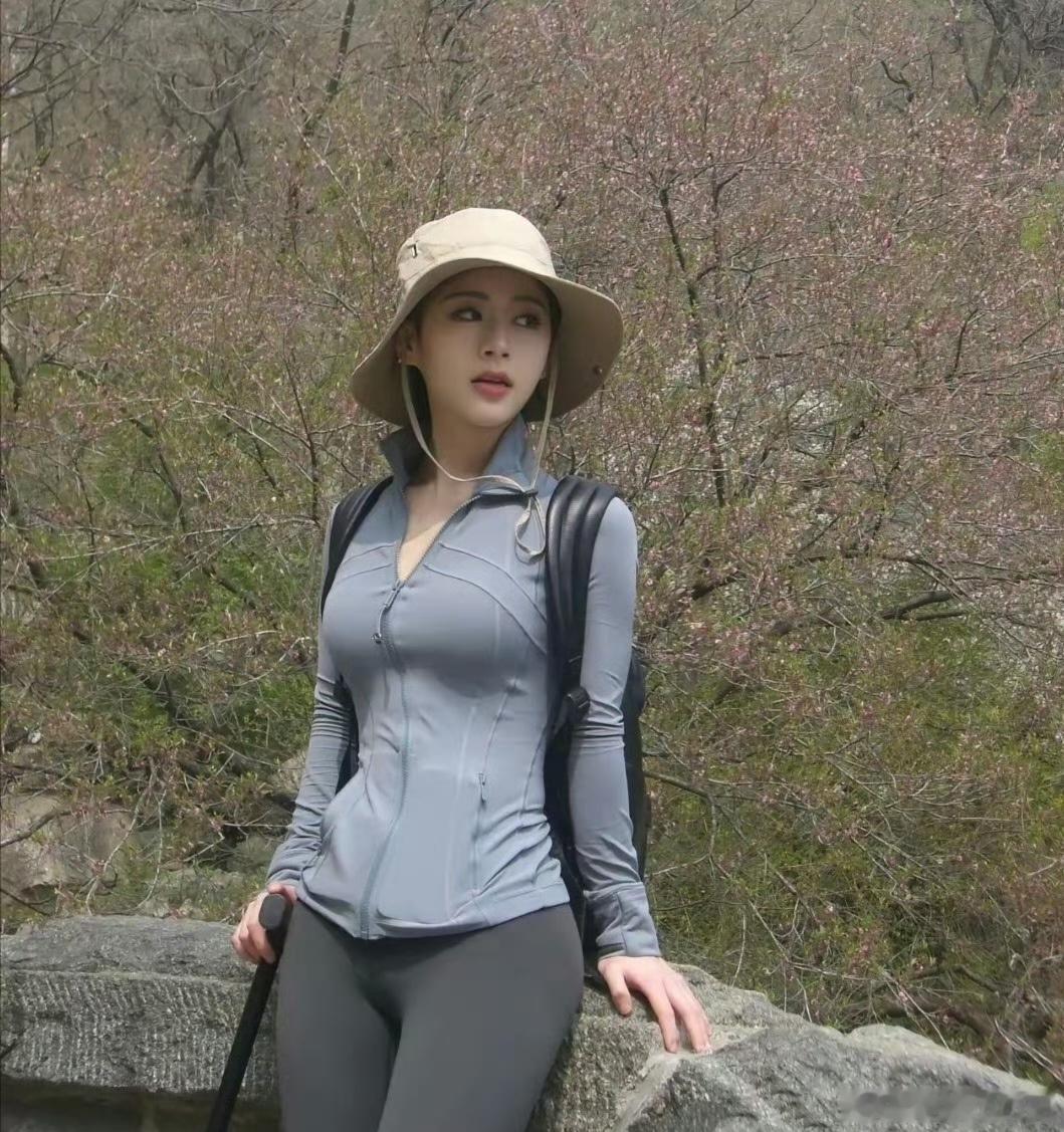 惠州爬山，世外梅园溯溪。