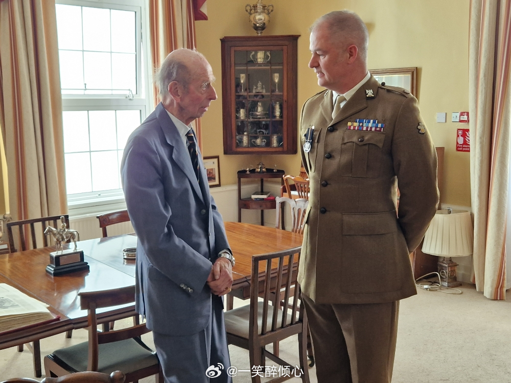英国王室  2026年7月2日，肯特公爵爱德华王子作为皇家苏格兰龙骑兵卫队副上校