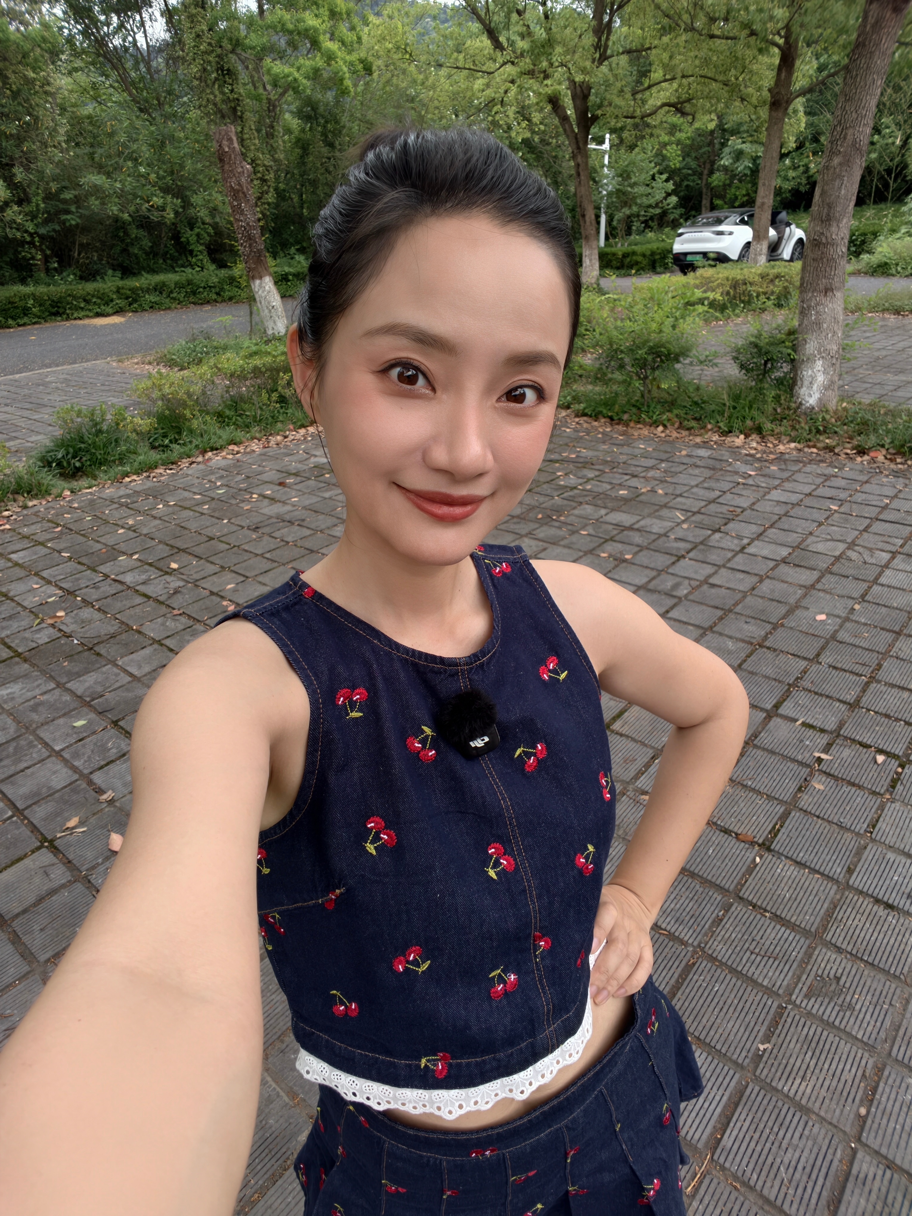 很久没有穿的如此清凉了你们那儿热吗？ 