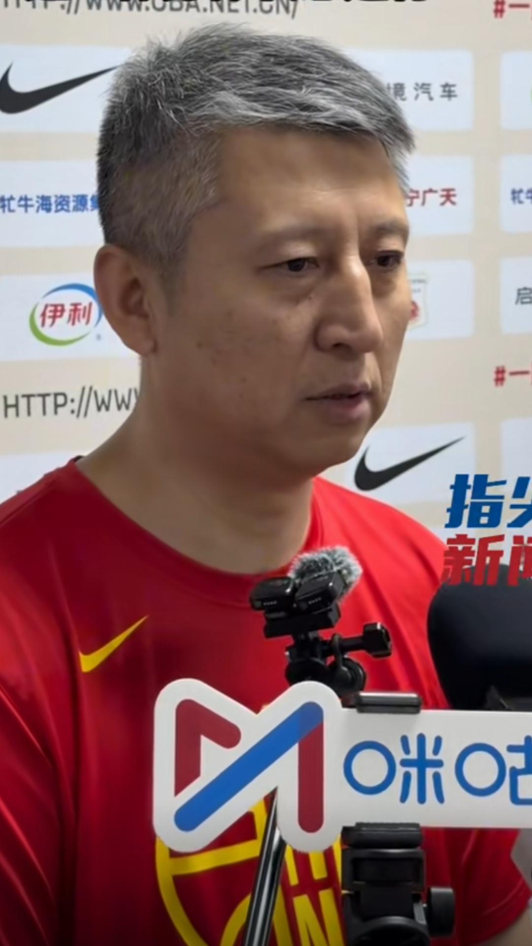 【男篮世预赛第三窗口期中日男篮大战今晚在沈阳激烈上演，赛前中国男篮主教练郭士强接