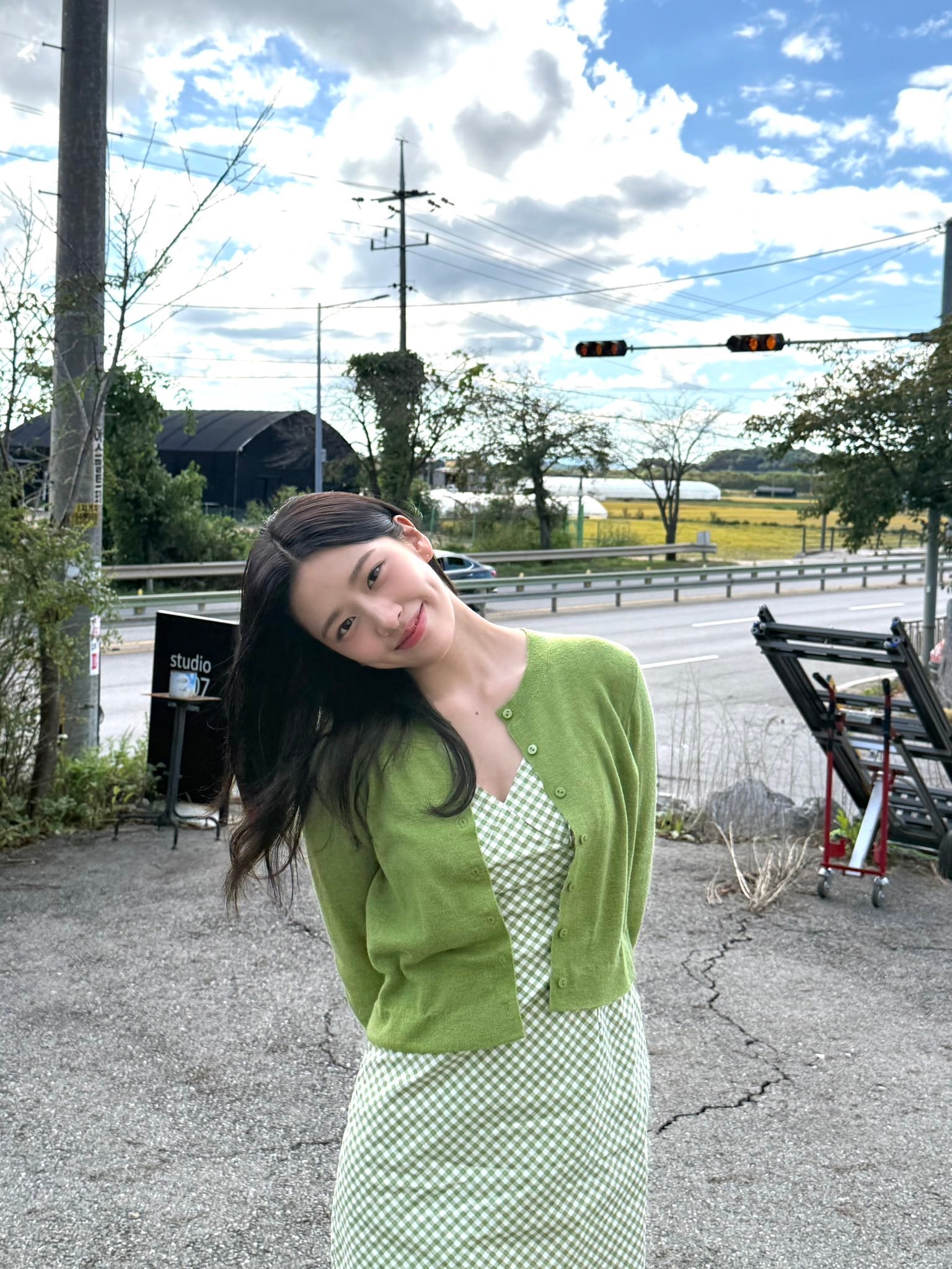 小狗必胜歪头姿势安宥真 ​​​