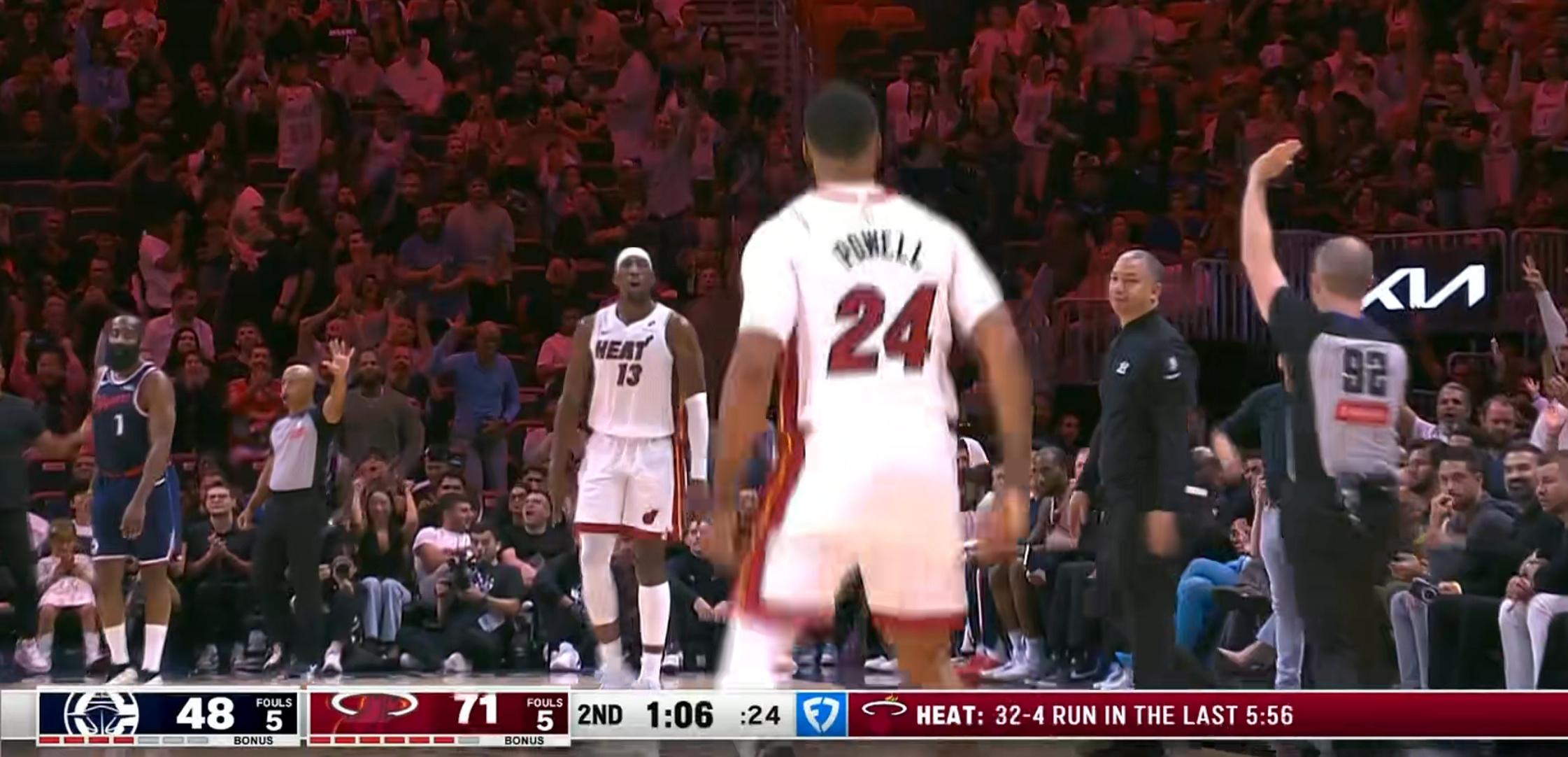 鲍威尔连续两记不讲理的三分，热火半节要打崩快船了，一波32比4，爆炸了！ 