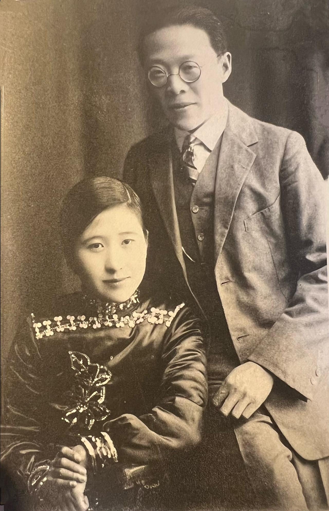 下图是民国知识女性顾祖同各阶段的照片：它们大概可以解释生孩子多好，还是生孩子少好