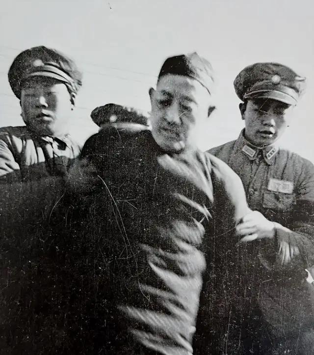 1946年，南京军事法庭上，面对法官的质问，大汉奸齐燮元竟嚣张地回答：“汪精卫是