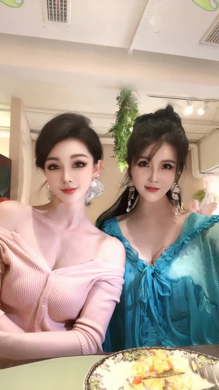 碎花裙有了，花有了，五一可以见一面吗