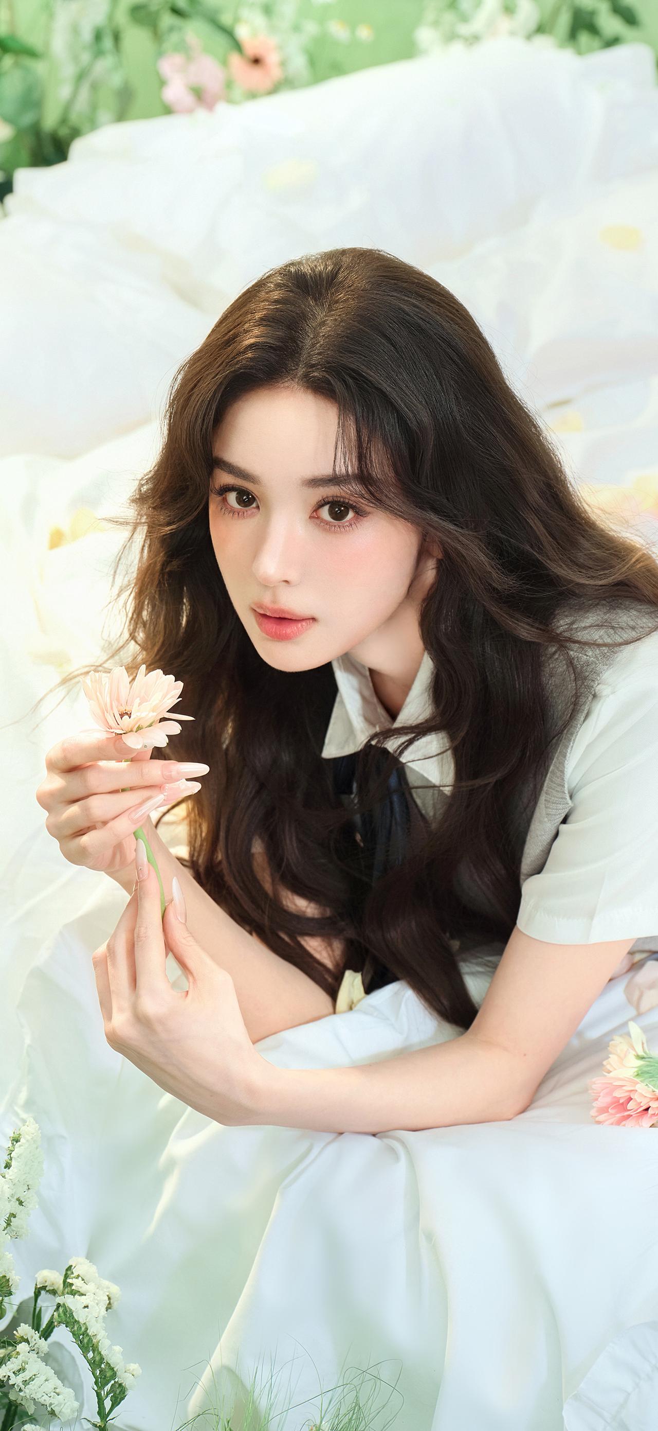 美女壁纸-第6301期-古力娜扎