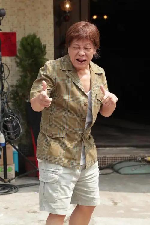 近日，一则令人揪心的消息传来：著名武打演员梁小龙去世2月仍未下葬，甚至有消息称恐