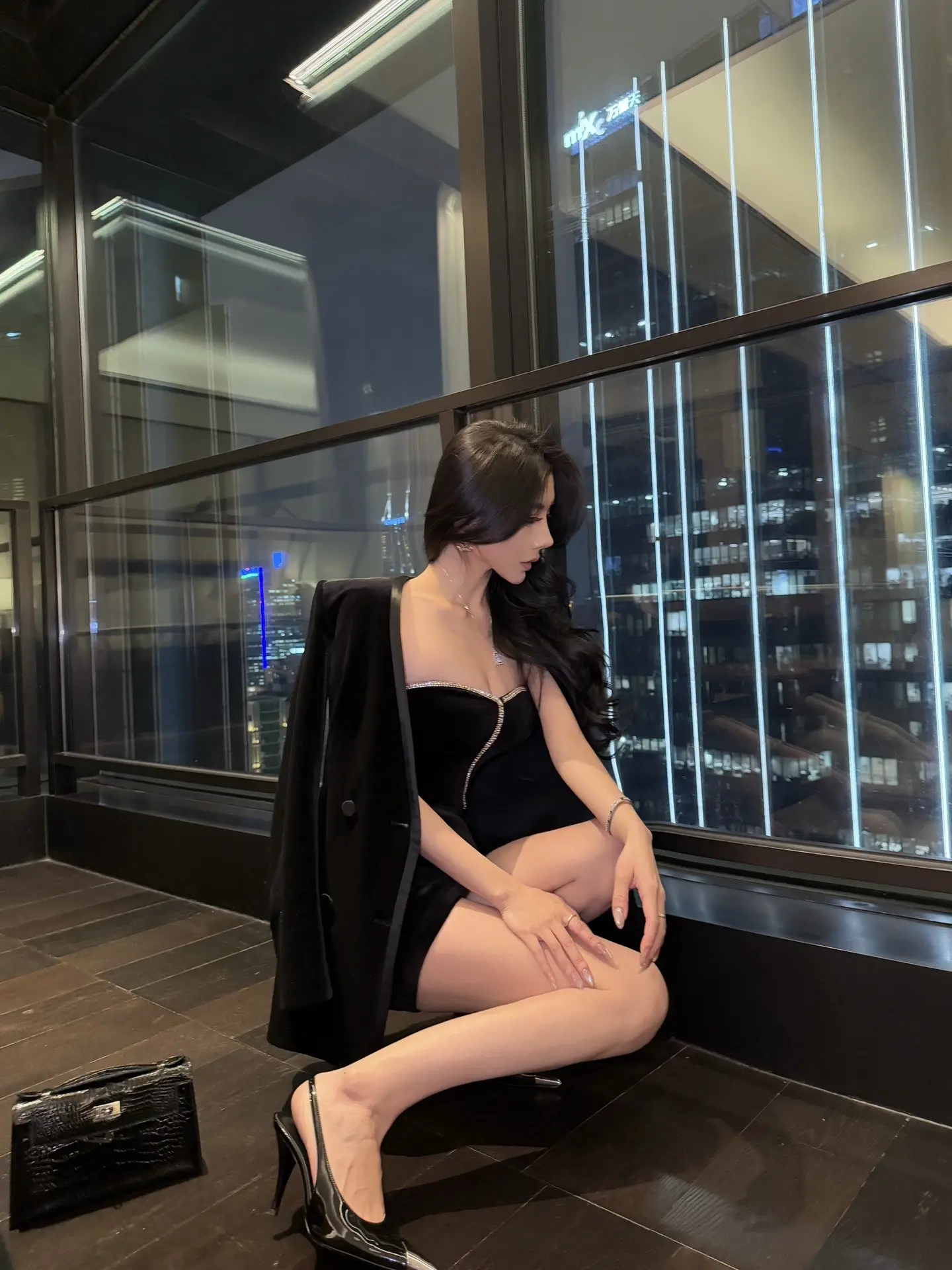 我能给你的 只有巴掌。