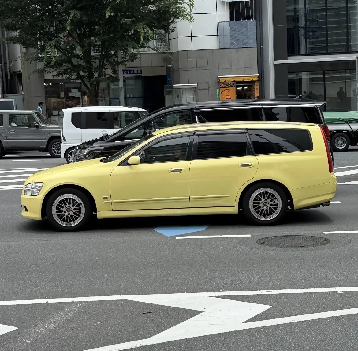 这是什么神仙颜值啊！！！🚗。至今为止这造型依然耐看！