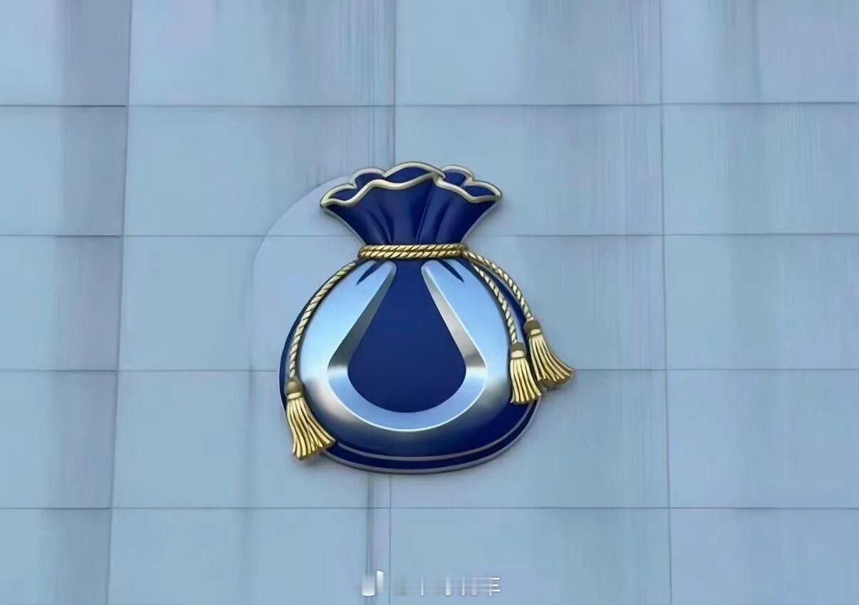 招财聚财，这不比头顶个圣诞帽好看多了我与汽车的日常