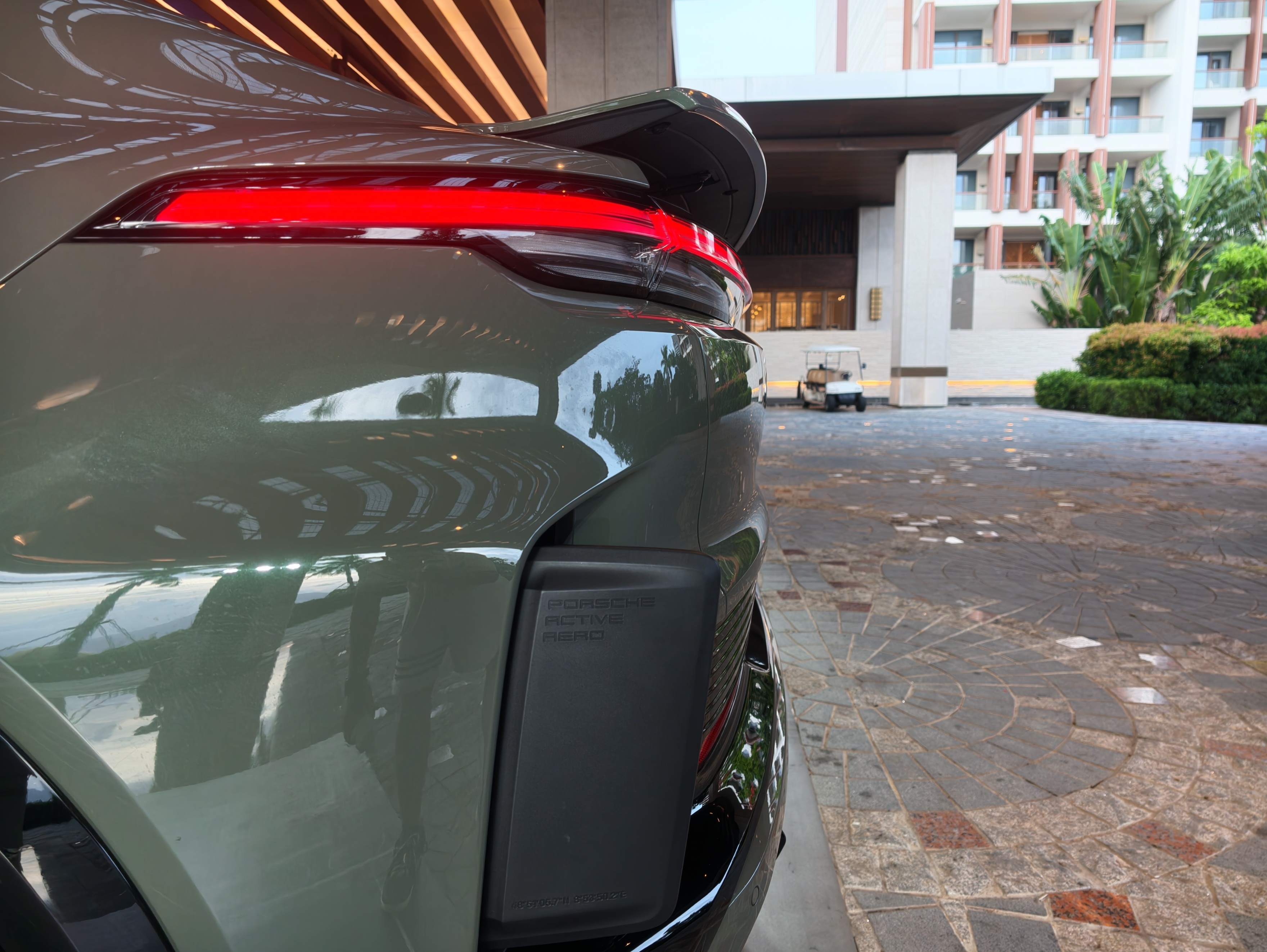 源自FE赛场，保时捷史上动力最强的量产车型，纯电Cayenne Turbo Co