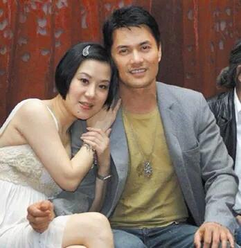 先娶美女演员、然后娶著名歌手、最后娶了个亿万富婆！吕良伟这成功的人生简直是天花板