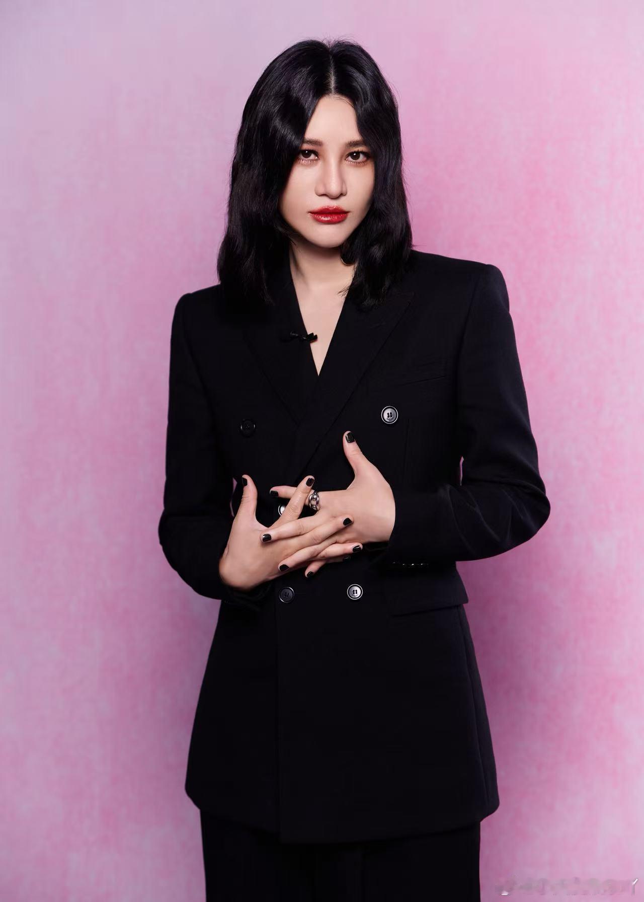 尚雯婕被张雪触动 一档综艺能聊到这么深的话题很不容易，尚雯婕被张雪的创业故事触动