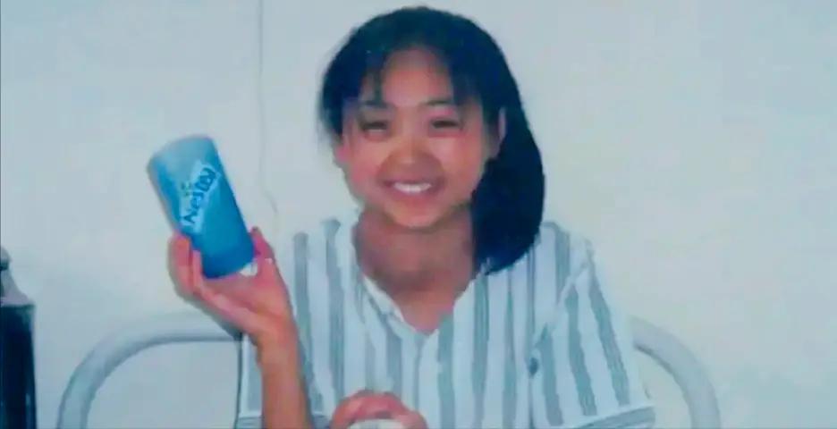 1995年，黑龙江一八岁女孩不幸患上癌症，父母变卖所有为她治病，可谁知，16岁时