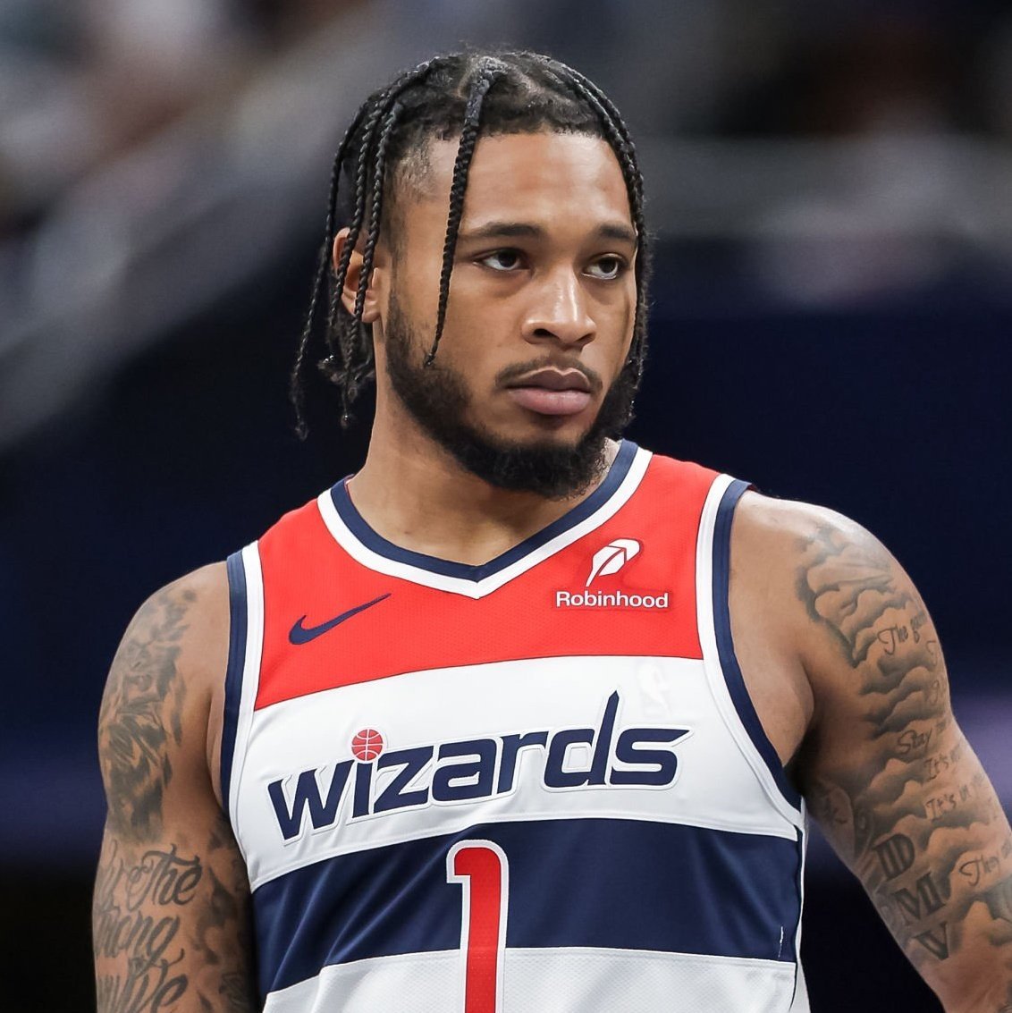 shams：惠特莫尔被诊断出右肩深静脉血栓，将无限期缺阵。该血栓的位置几乎与文班