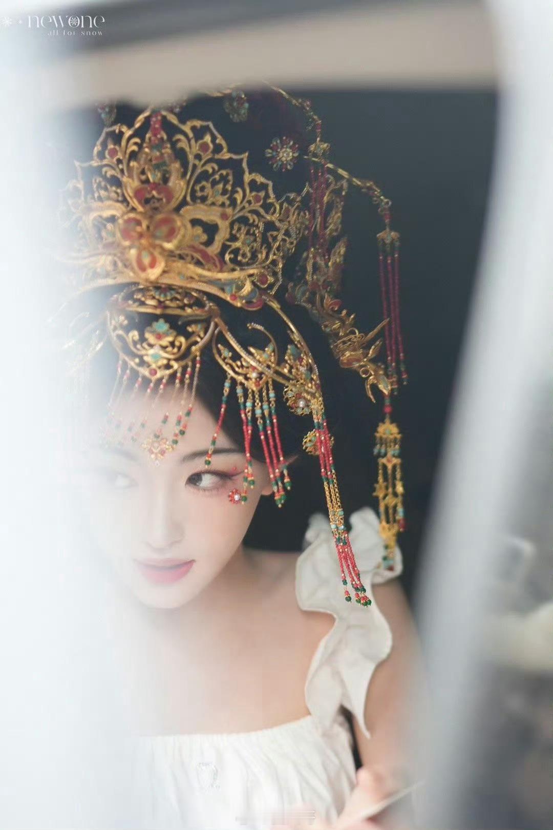 孔雪儿风月不相关贵女造型孔雪儿这样贵气的女孩子，在哪里都闪闪发光呐！孔雪儿在电视