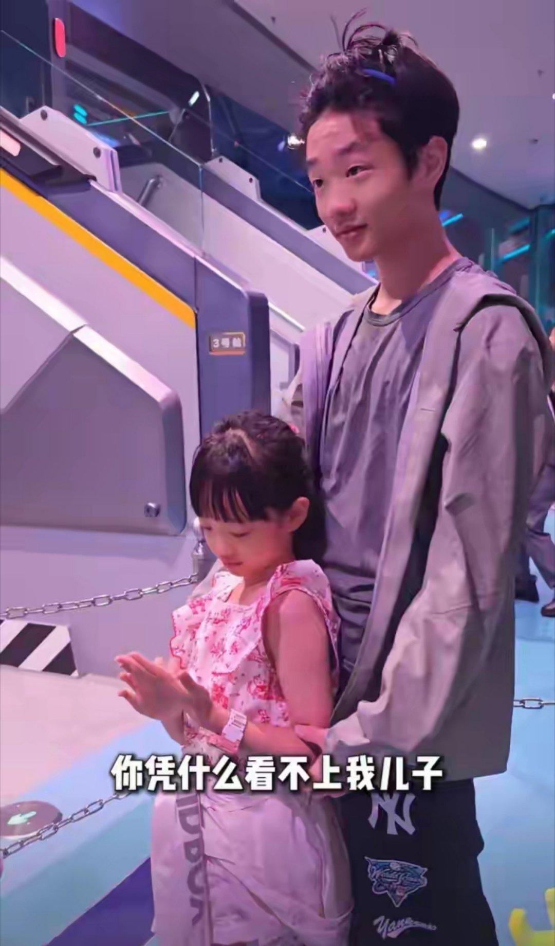 奥运冠军杨威晒儿子，说杨阳洋有“菜花”和病历，网友怒批没文化 ​​​
