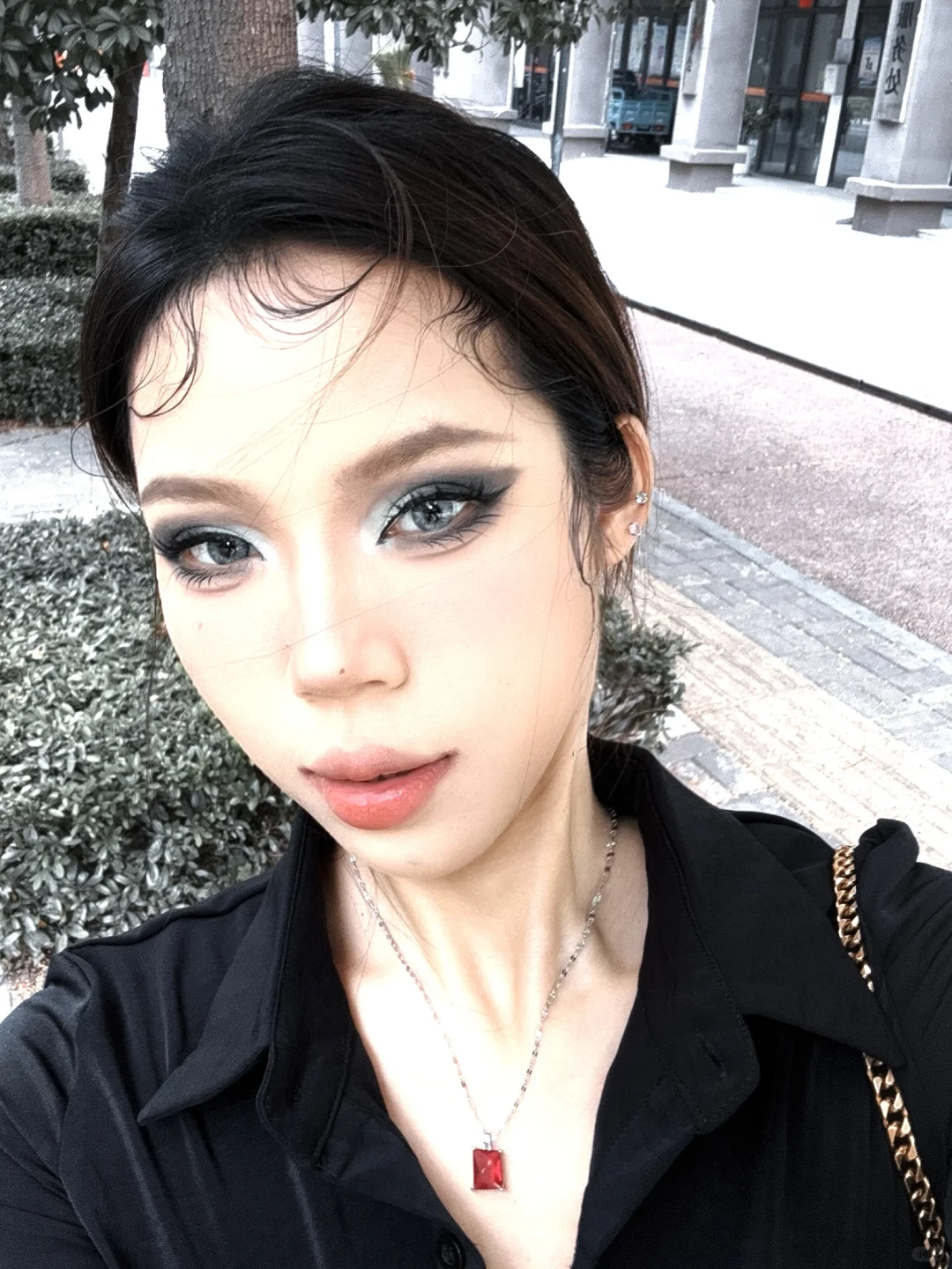 在外面玩了两年，回来买房了