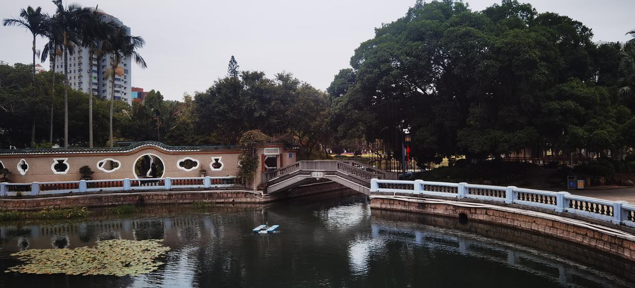 如何选择一个全托、晚托机构？

如果小学生需要选择一个全托、晚托的机构，怎么判断