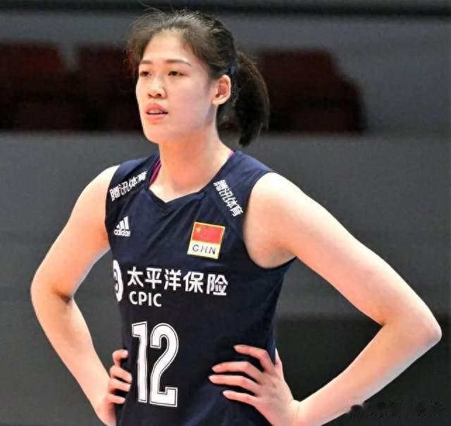 巴黎四大主攻：三代同框！朱婷回归李盈莹扛大旗（中女洛期486）