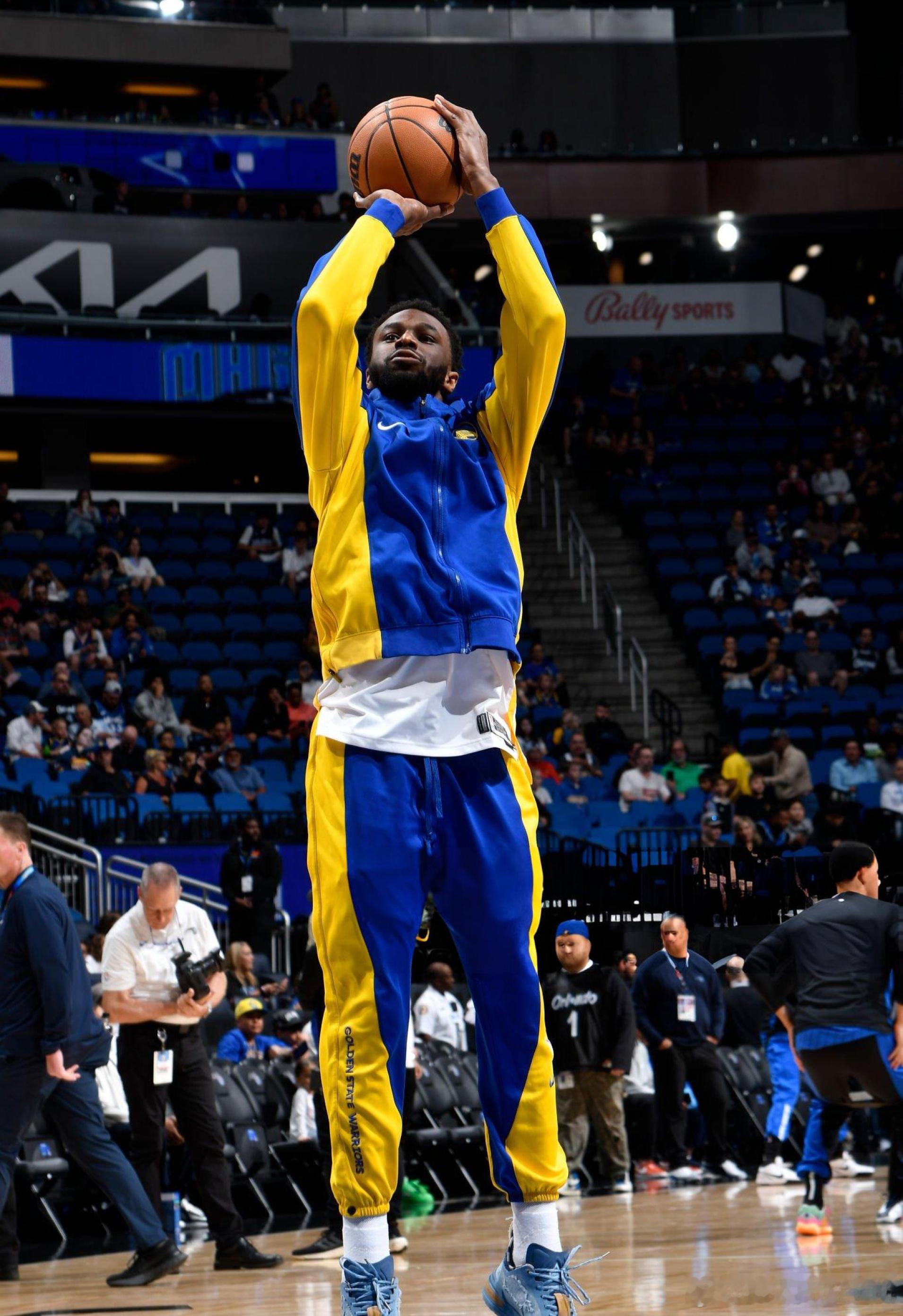 对阵魔术的嘴哥[照相机][照相机]#维金斯23分##勇士vs魔术# ​​​