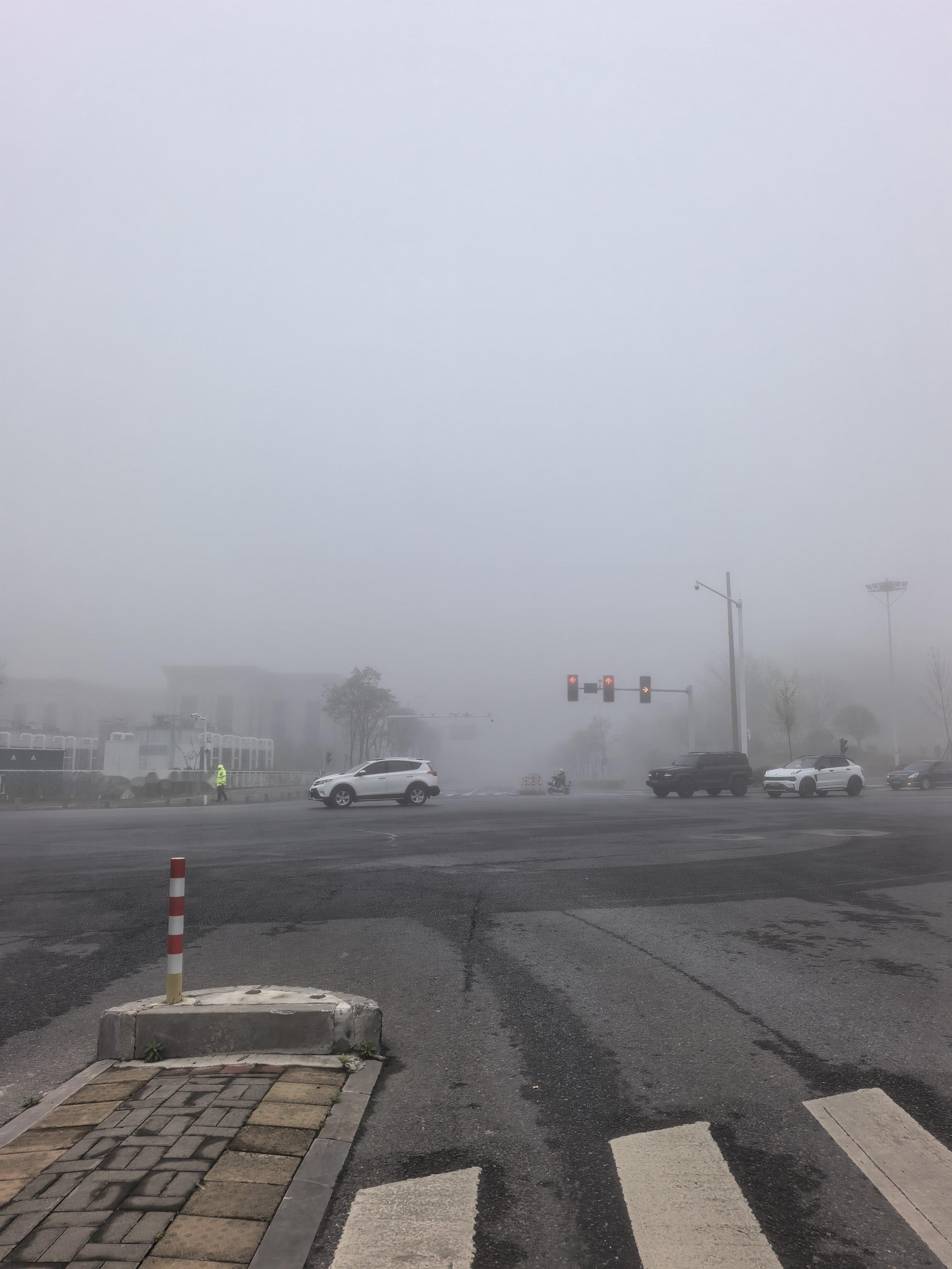 早安！大雾！雨过天晴的象征！雾越大太阳越暖！ 