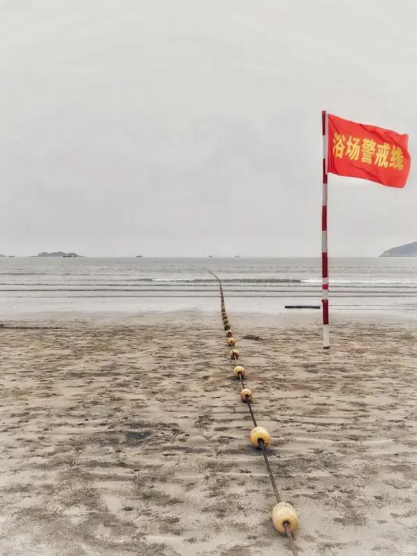 出上：日照秦皇岛，
对下：长沙上海滩。