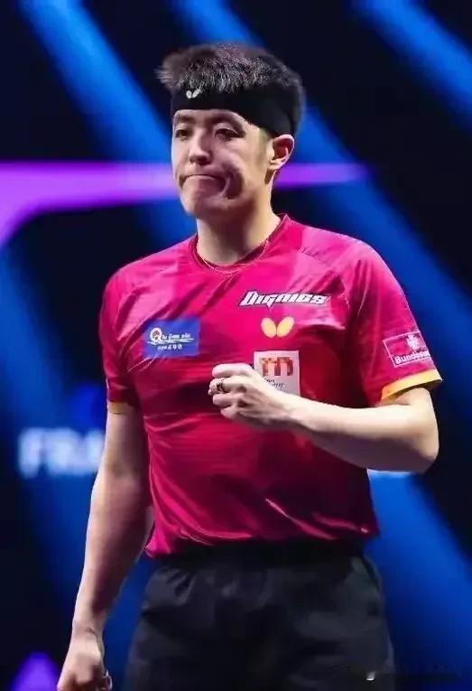 北京时间10月5日，2026WTT中国大满贯展开一场男单首轮的较量2026WTT