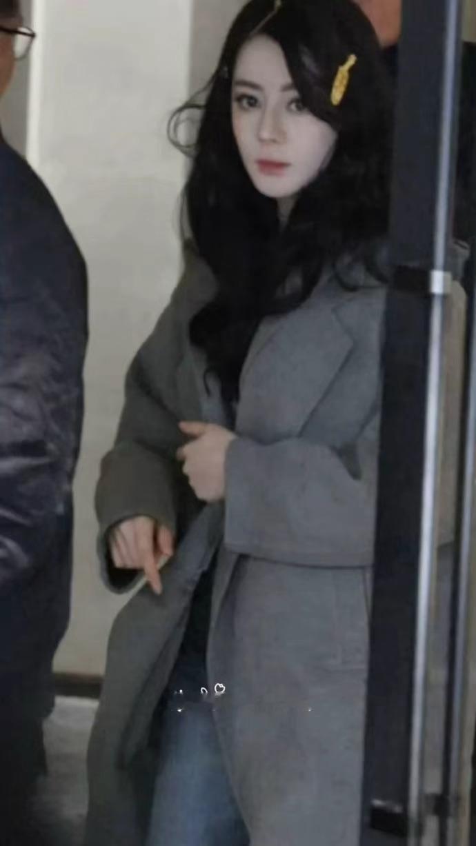 迪丽热巴陈飞宇你好星期六录制上班白日提灯剧组录制hi6 迪丽热巴陈飞宇你好星期六