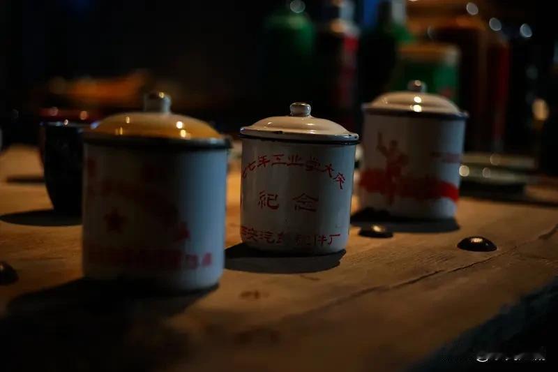 1958年发生了诸多事件。那一年，佤族砍人头祭谷的习俗被明令禁止，终结了这一古老