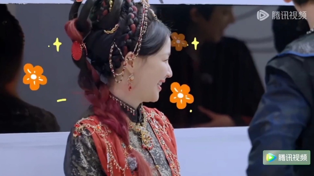 谁给丁程鑫配的雷霆特效杨超越被丁程鑫可爱到了开始推理吧 丁程鑫倔强地说自己很帅气